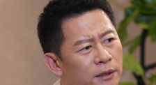 办公室撕开奶罩吮奶动图
